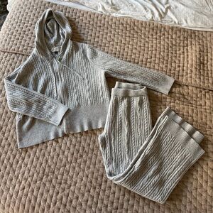Universal Thread Light Gray Knit Sweater set